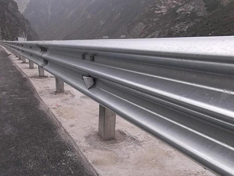 馬鞍山路側(cè)護(hù)欄板