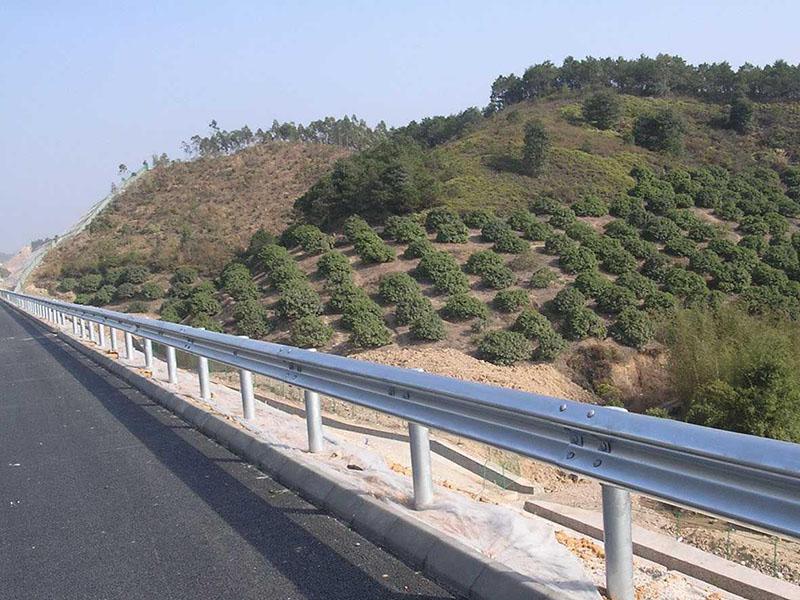 馬鞍山路側(cè)護(hù)欄板
